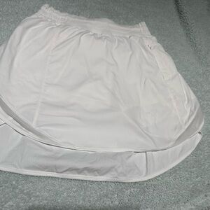 White Lululemon hottie hot skirt with legging short - NEW WITHOUT Tags